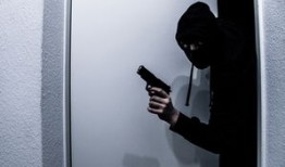 我想找黑客怎么联系？合法途径与风险规避全指南