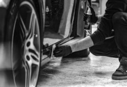 黑客先付款帮你是真的吗？揭秘网络陷阱与合法解决途径