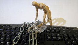 黑客在哪里找到真的？揭秘网络攻击者如何从公开资源到暗网精准锁定目标